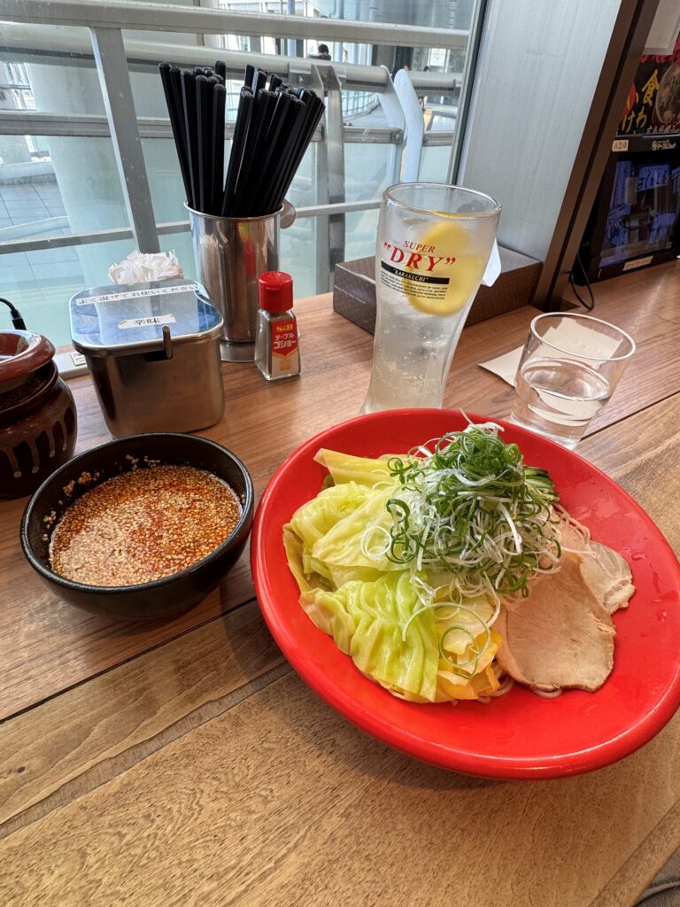 ばくだん屋　着丼