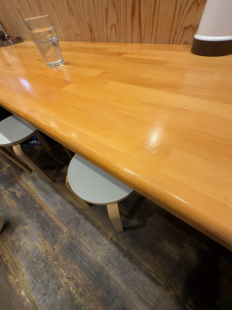 嚙まずに啜れ カウンター