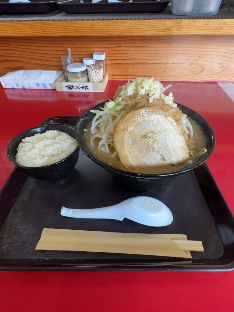 家次郎　着丼