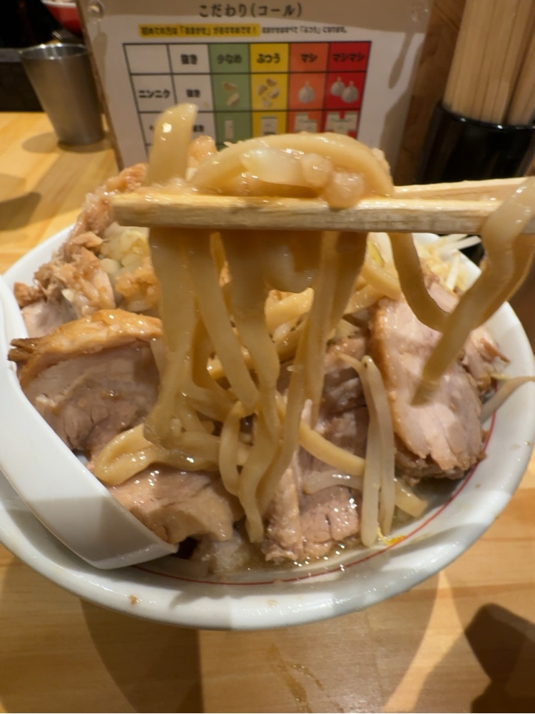 ラーメン豚塗 麵リフト