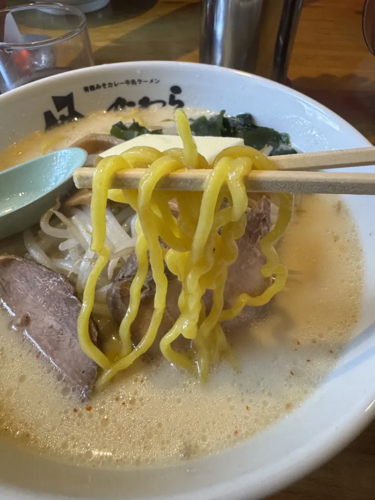 かわら　牛乳らーめん　麺