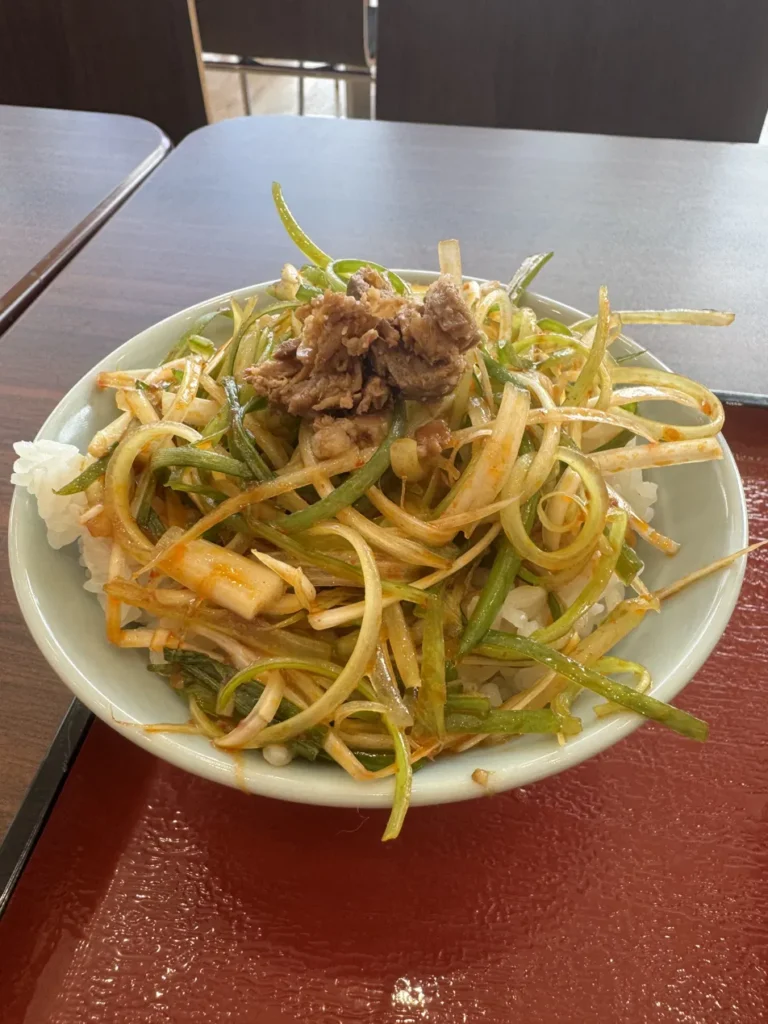 チャー辛ネギ丼　らーめんの郎
