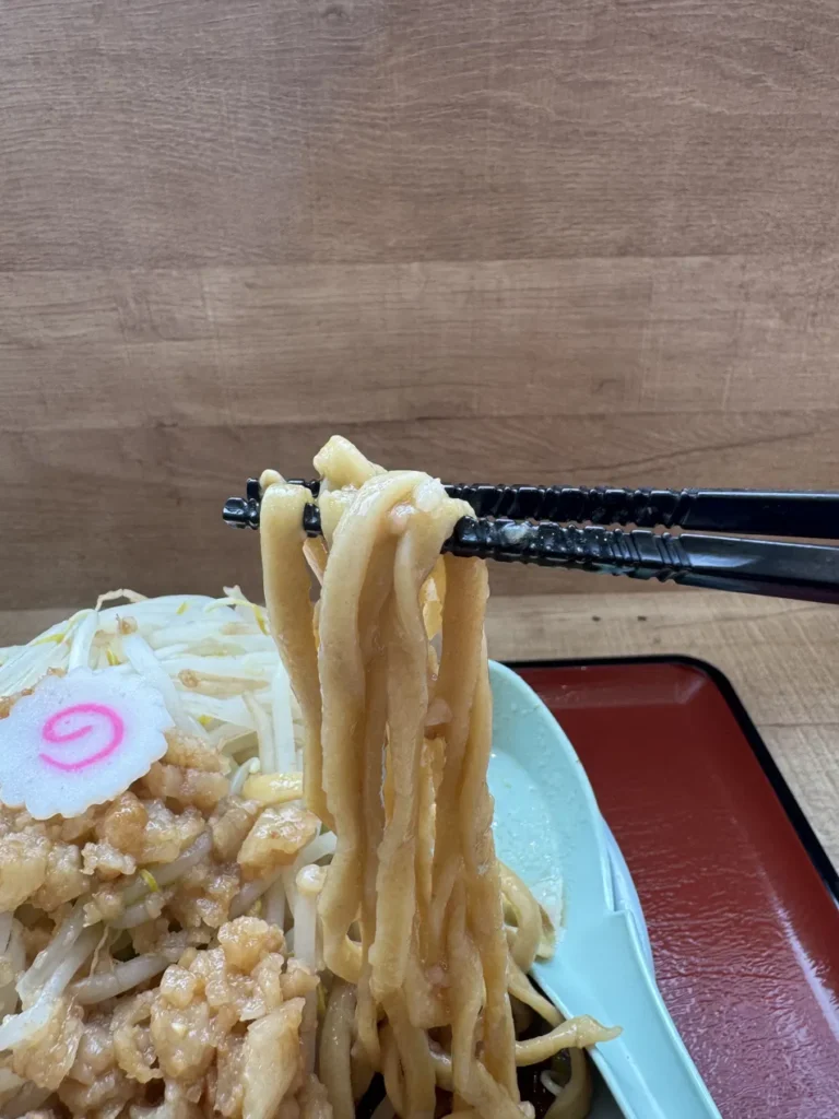 らーめんの郎　シーナシーナ　麺